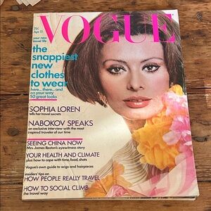 Vogue Magazine April 15, 1972 Sophia Loren